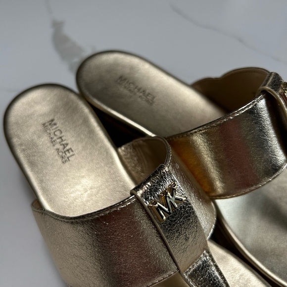 Michael Kors Metallic Gold Open Toe Wedge Sandals Size 8 - Picture 3 of 6